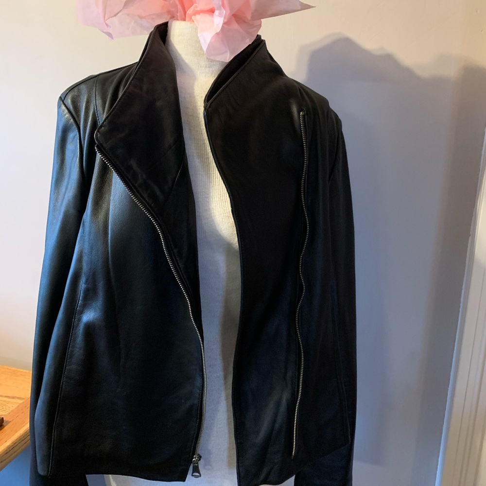 Gorgeous Leather Jacket - image 2